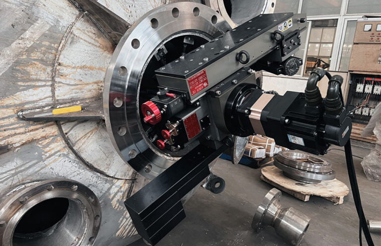 CSF10 Clamshell Pipe Cutters & Bevelers 18 Eff1000 Id Monting Flange Facing Machine